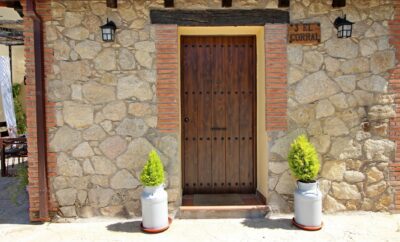 APARTAMENTOS LA ROSA Y EL PASTOR (EL CORRAL)